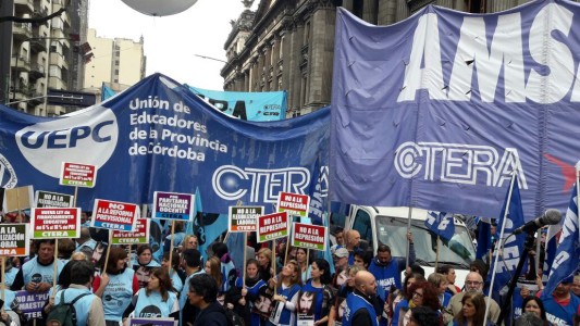 Los maestros porteños se suman a la protesta docente nacional