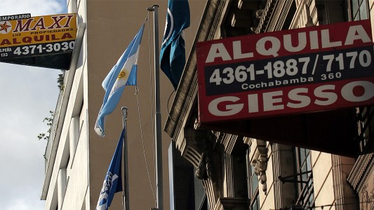 Se aprobó la ley de alquileres que establece que la comisión de los contratos la paguen los propietarios