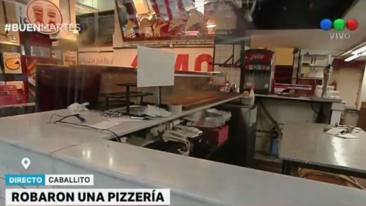 Robaron una pizzería de Caballito e hirieron a un empleado