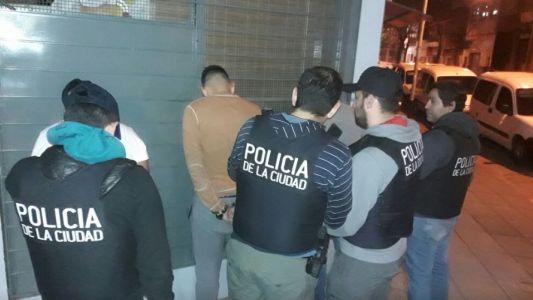 Mafia de La Salada: arrestaron a tres barras de Boca