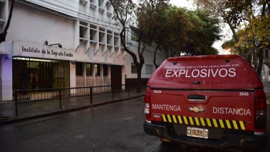 Detuvieron a cuatro padres por falsas amenazas de bomba a escuelas, presuntamente hechas por sus hijos