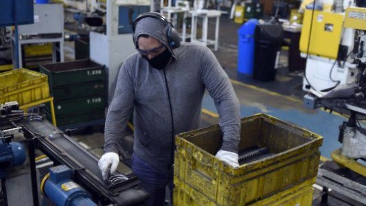 Oficializan eximición de las contribuciones patronales para los sectores críticos