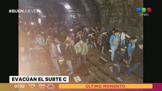 Evacuaron una formación del subte C