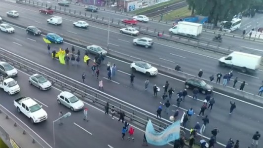 Corte de colectiveros en General Paz en otra jornada de protestas