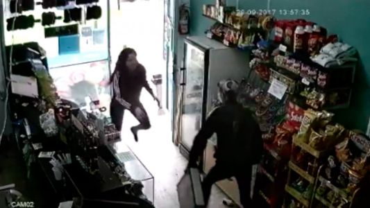 Una kiosquera echó al ladrón a los golpes