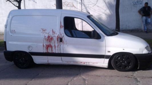 Discutió con sus vecinos por la música fuerte, los asesinó y luego se quitó la vida