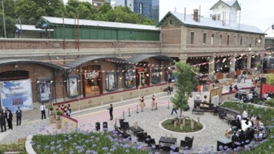 Detuvieron a un policía acusado de violar a una adolescente en un shopping de Palermo