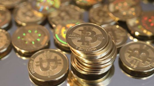 El bitcoin cae por debajo de los US$ 32.000 y pierde 50% desde su máximo del año