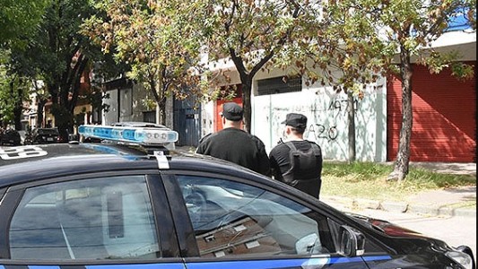 Asesinaron a un adolescente de 15 años en su casa: entraron, le dispararon y huyeron