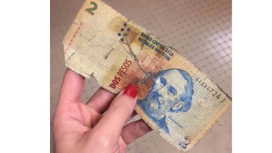 El Banco Central anuncia que el billete de 2 pesos queda fuera de circulación