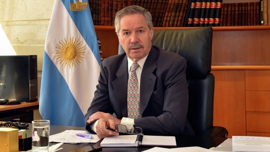 Felipe Solá cuestionó a Colombia por impedir el ingreso de Grabois