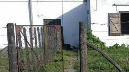 Encontraron muerto a un bebé recién nacido en el patio de una casa abandonada en Balcarce