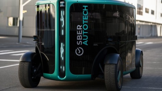 Presentaron en Rusia "El taxi del futuro": eléctrico, autónomo y con capacidad para seis personas