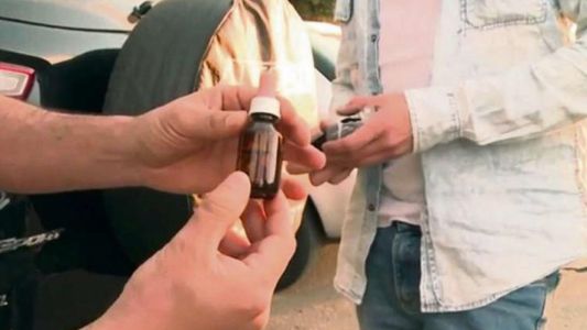 Detuvieron a un Dj antes de una rave y le encontraron GHB conocida como "la droga de la violación"