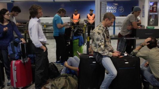 Anunciaron un paro en Aerolíneas y Austral para el próximo martes 31 de octubre