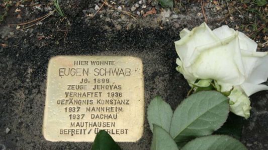 Argentina es el primer país fuera de Europa en instalar una placa "Stolpersteine" en homenaje a los refugiados que huyeron del nazismo
