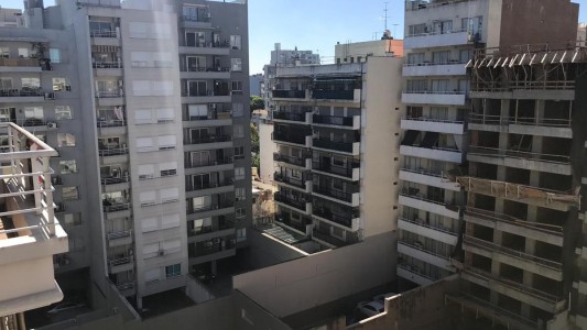 Una mujer murió tras caer de un sexto piso en un edificio de Villa Urquiza