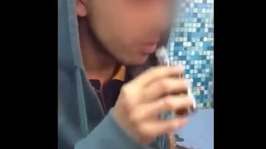 Promocionaban su fiesta de egresados mostrando cómo se drogaban y destrozaban el colegio