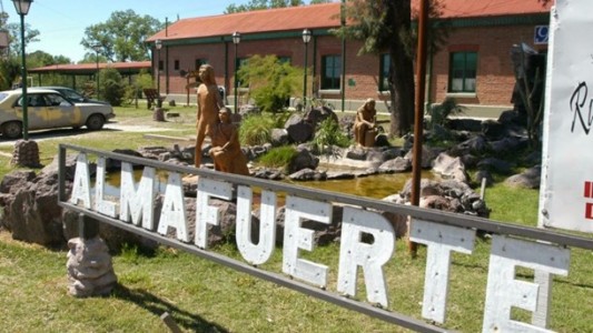 Tiene 12 años y está embarazada: su mamá la prostituía