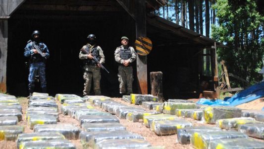 Narcos echaron a una familia de su casa para esconder más de 8 toneladas de marihuana