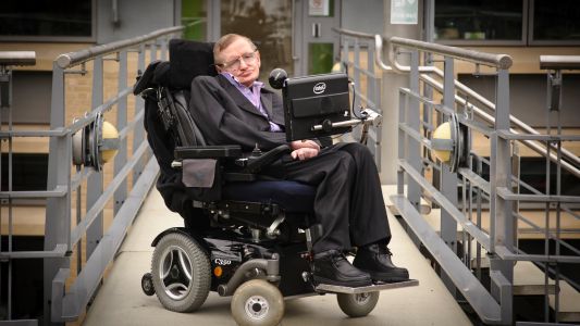 Stephen Hawking advirtió que la vida terrestre colapsará en 600 años