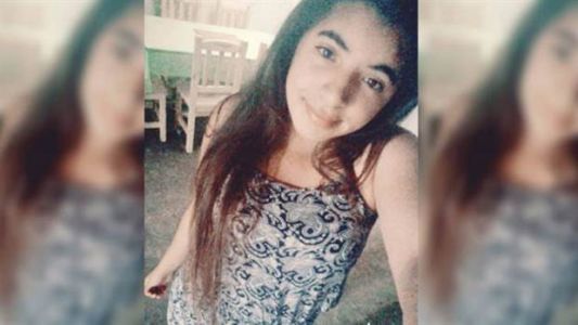 Buscan a una adolescente de 16 años que desapareció a la salida del colegio en Bernal