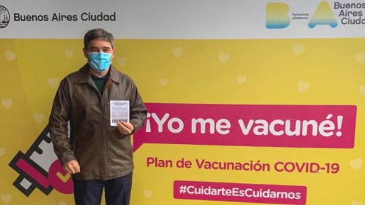 Fernán Quirós se vacunó con la Sputnik V