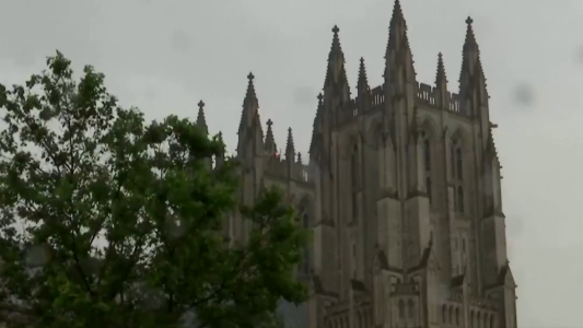 A modo de homenaje, una iglesia dio una campanada cada mil muertos de Covid-19