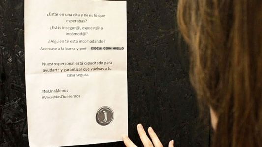 Violencia de género: el código secreto en los bares para que las mujeres pidan ayuda