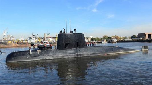 La Armada analiza si las siete llamadas salieron del submarino perdido