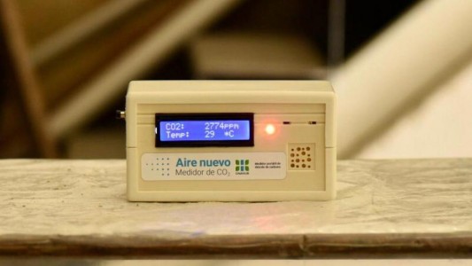 Reparten 33.000 medidores de dióxio de carbono en escuelas bonaerenses