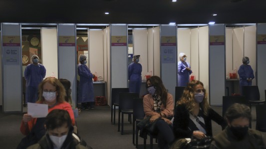 Habilitan la vacunación a mayores de 40 años sin comorbilidades en CABA