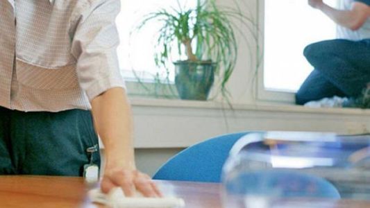 Aumentan 12% los sueldos del personal doméstico y la suba llega a 24% anual