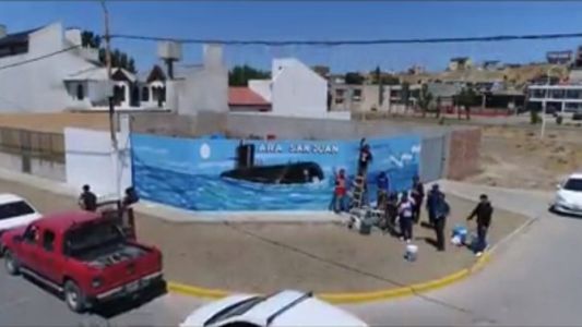 Mural para el submarino ARA San Juan en Caleta Olivia para homenajear a los 44 tripulantes