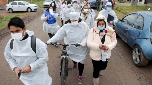 El gobierno bonaerense busca casa por casa a quienes aún no se inscribieron para vacunarse