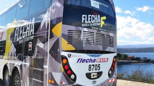 Un chofer iba conducir un micro de egresados y lo bajaron porque estaba borracho