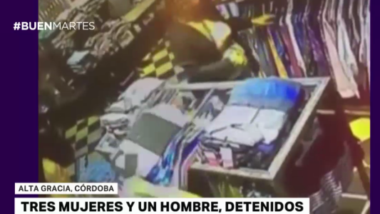 Tres mujeres y un hombre detenidos por robar en un local de ropa en Córdoba