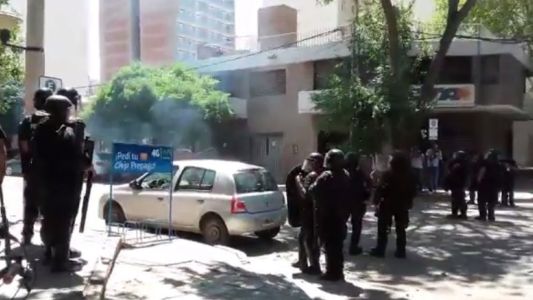 Fuerte choque entre estatales y la Policía en Neuquén