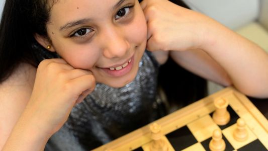 Tiene 9 años, ya terminó la primaria y en menos de un año planea completar el secundario