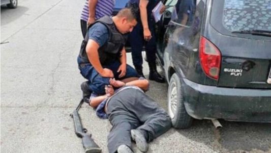 Le propuso casamiento, la mujer se negó: la ató y la secuestró en su auto