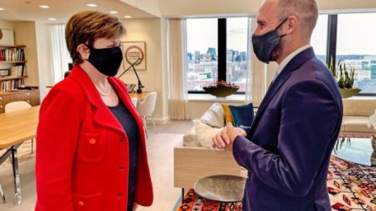 Guzmán viaja a Italia para continuar las negociaciones por la deuda con el FMI