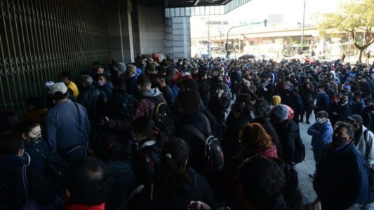 Tensión en Constitución por un corte en la vías del tren Roca