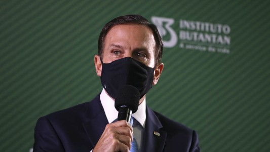 El gobernador de San Pablo contrajo coronavirus por segunda vez, pese a estar vacunado