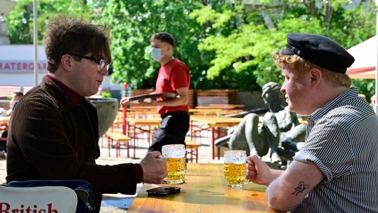 El Gobierno alemán advirtió que si continúan subiendo los casos de coronavirus habrá restricciones para los no vacunados