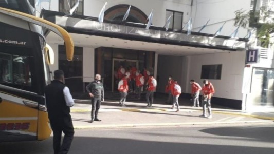 Fue atacado el plantel de la Reserva de Estudiantes de la Plata en la Autopista Buenos Aires-Rosario