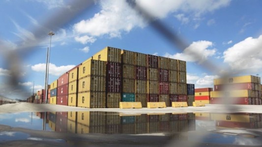 La Argentina se ubica entre los 15 países con más barreras para importar