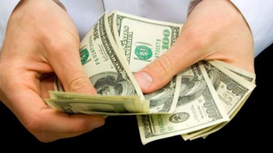Ahora hoteles, comercios e individuos podrán vender dólares de forma legal