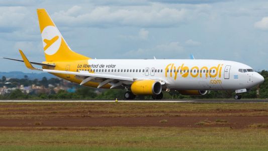 Se realizó el primer vuelo regular de la "low cost" Flybondi