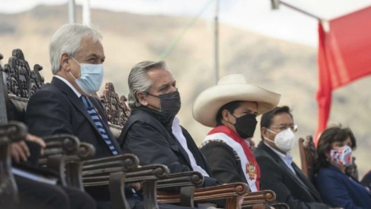 Tras el regreso de Perú, Alberto Fernández y su comitiva se mantendrán aislados