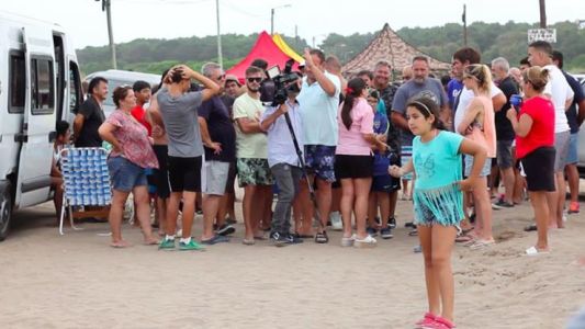 Un grupo de turistas hizo una protesta para pedir que los dejen circular con cuatriciclos por la playa